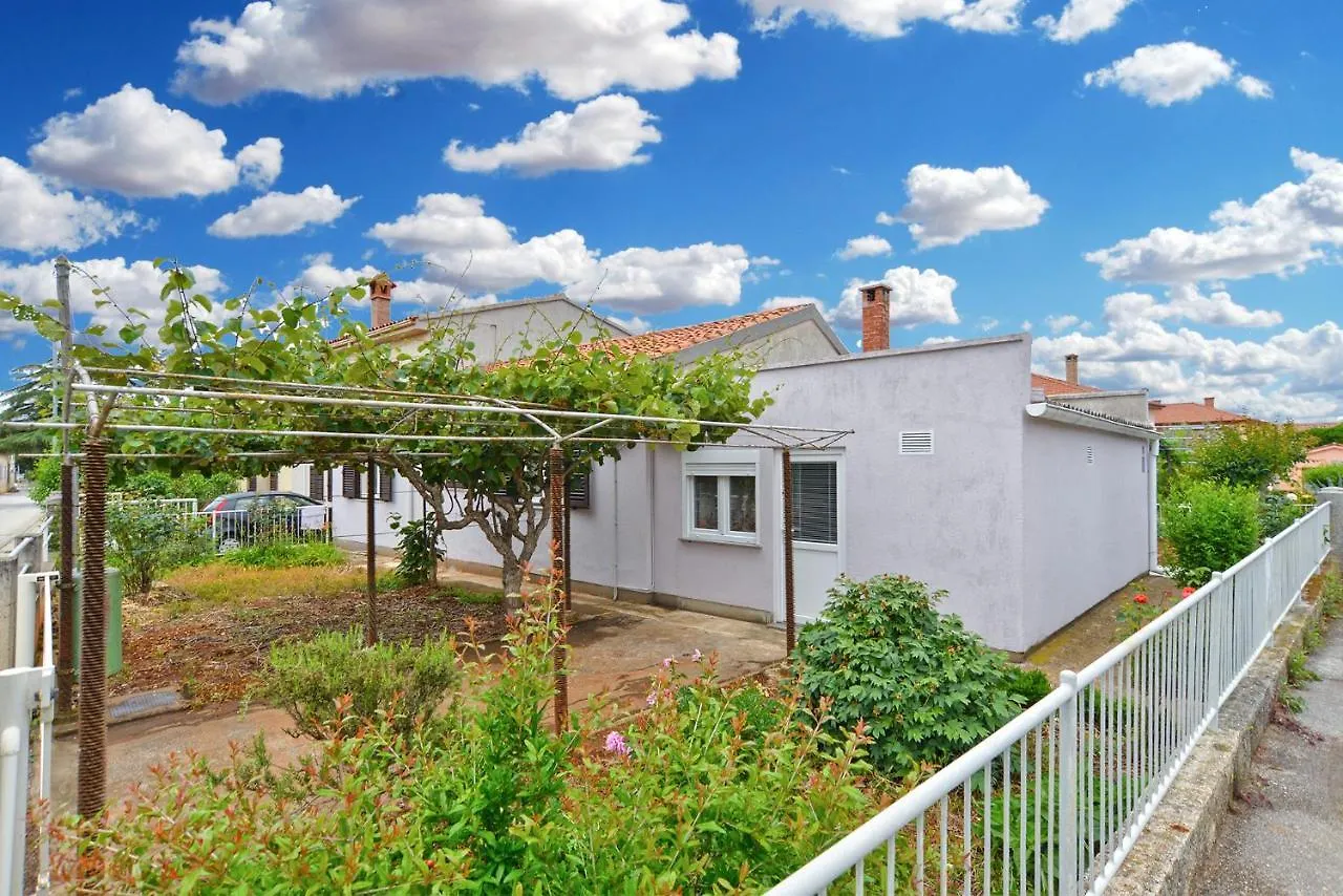 House Fazana 1456 Villa Holiday home