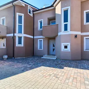 Lovely 400m From The Sea Apartament